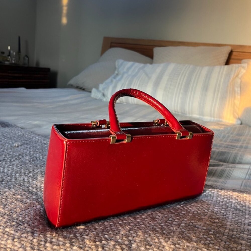 Burgundy Textured Handbag - Picture 2 of 5